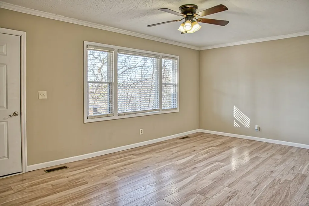 162 Schelley Knob Lane Gainesboro TN 38562