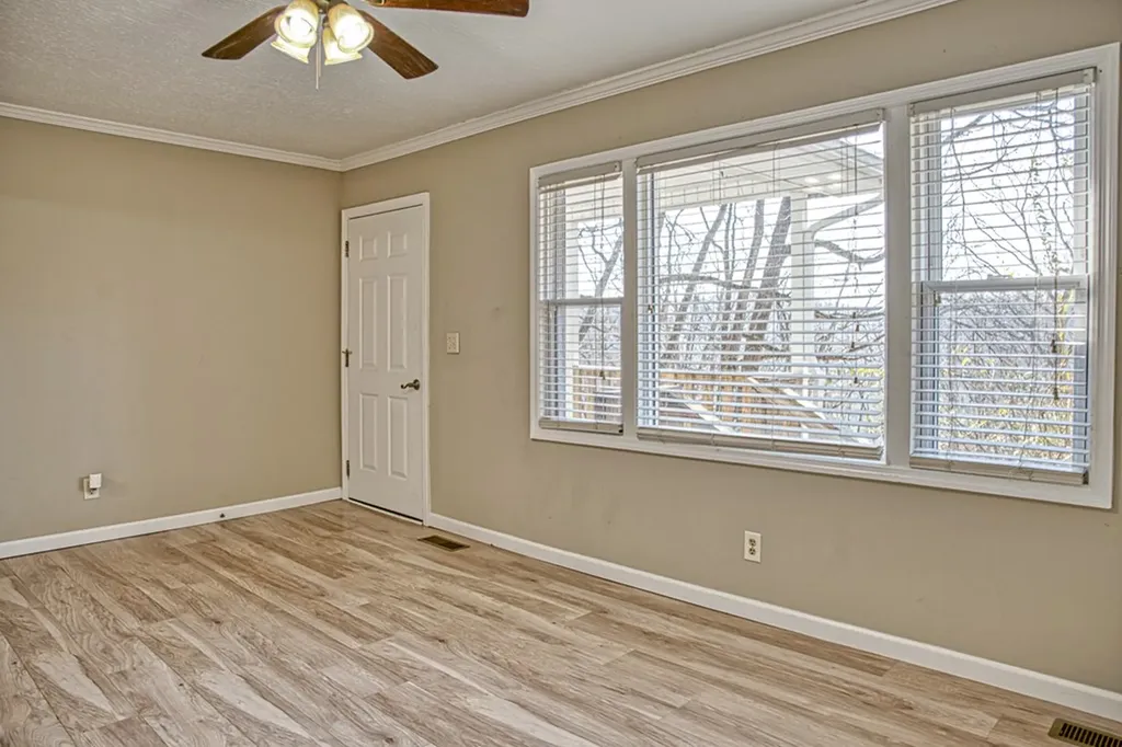 162 Schelley Knob Lane Gainesboro TN 38562