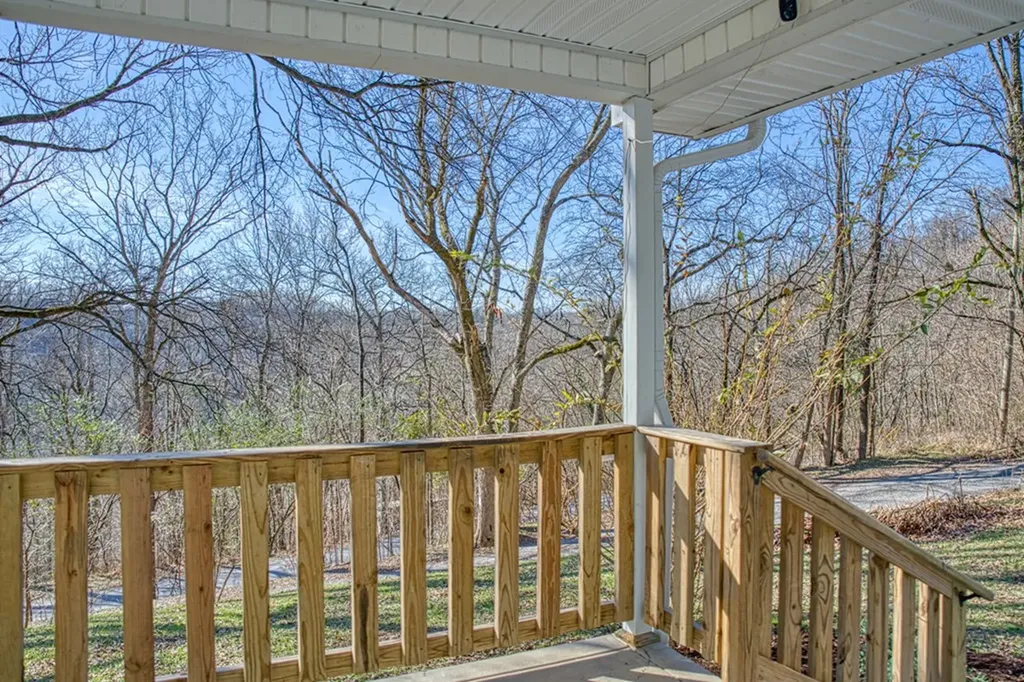 162 Schelley Knob Lane Gainesboro TN 38562