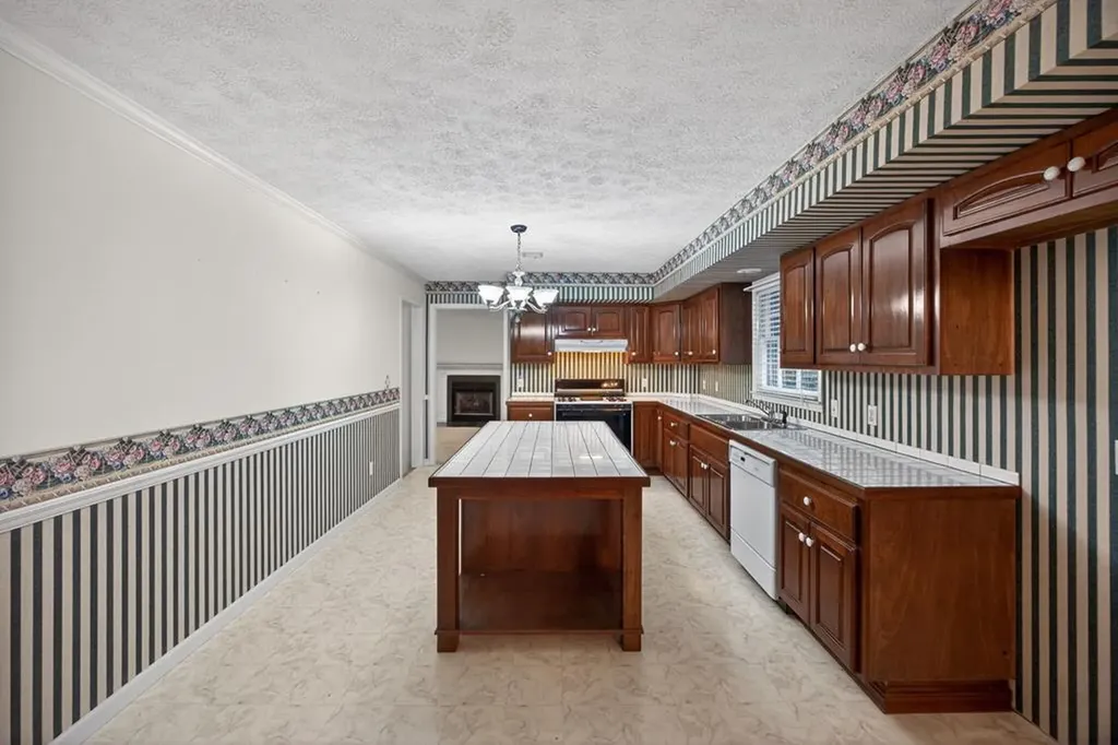 4670 Celina Highway Allons TN 38541