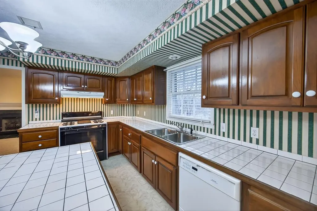 4670 Celina Highway Allons TN 38541