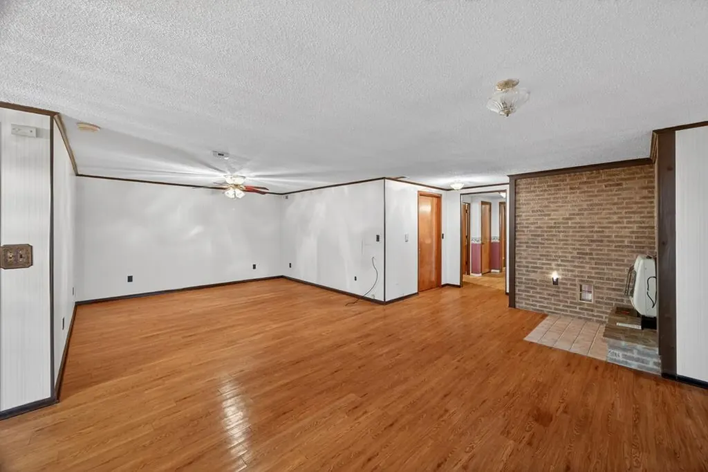 4670 Celina Highway Allons TN 38541