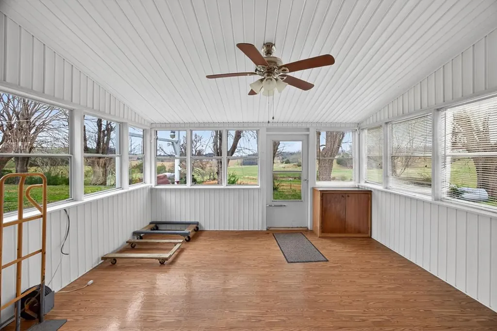 4670 Celina Highway Allons TN 38541