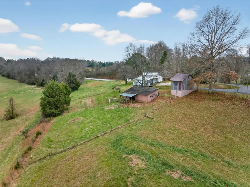 4670 Celina Highway Allons TN 38541