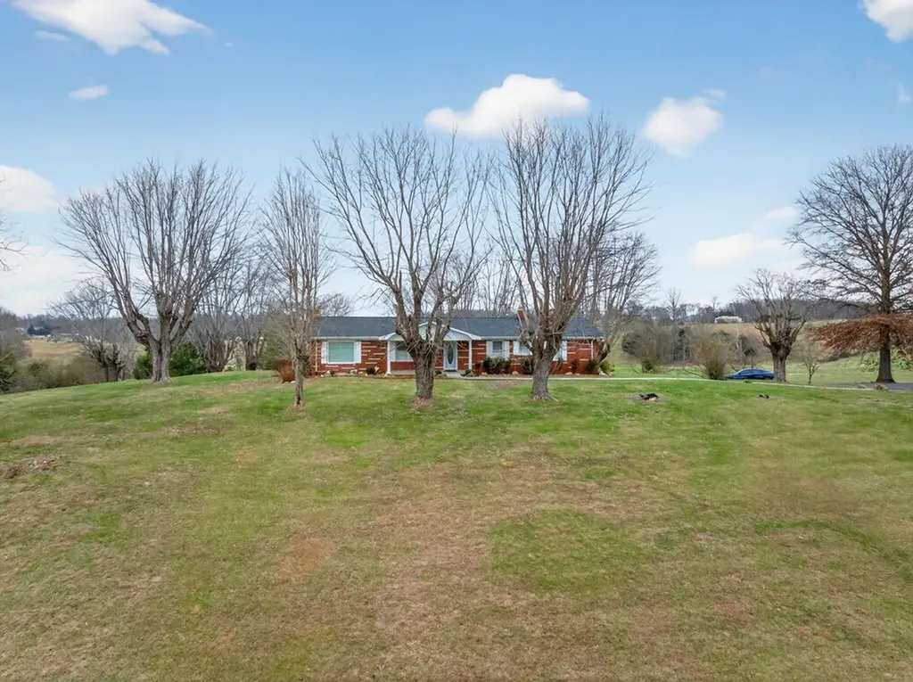 4670 Celina Highway Allons TN 38541