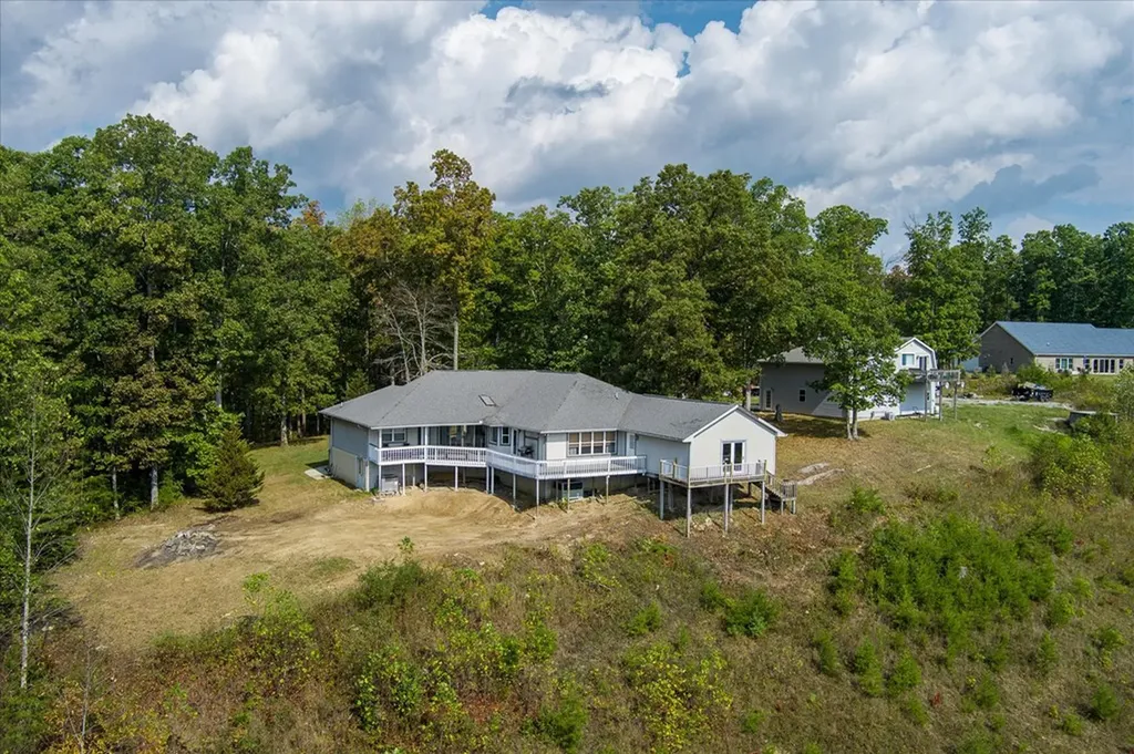 82 Browns Gap Road Crossville TN 38555