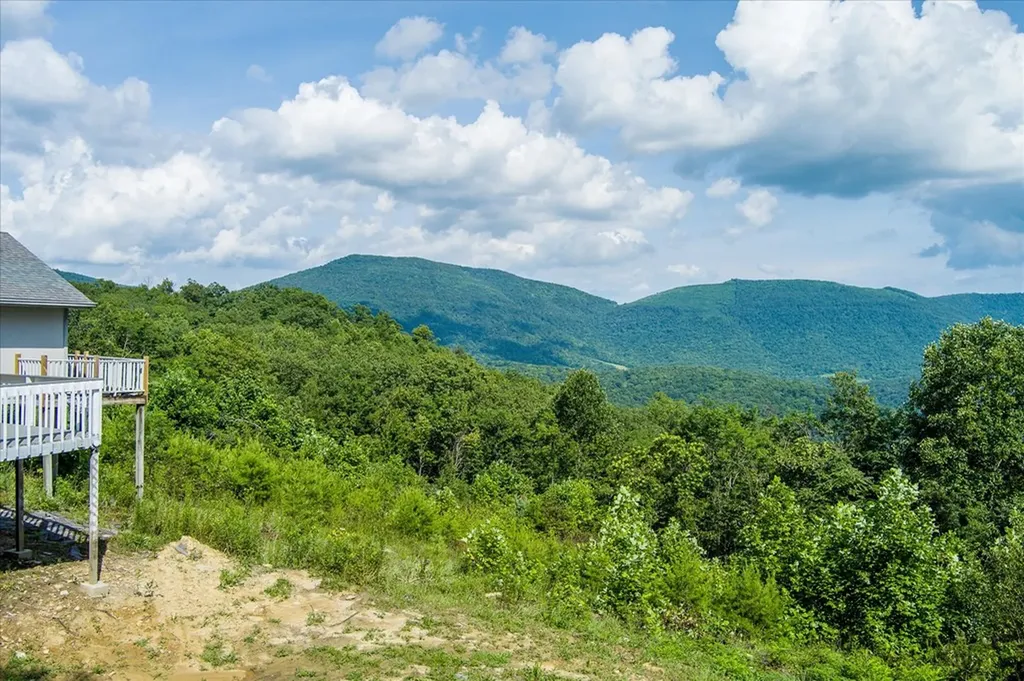 82 Browns Gap Road Crossville TN 38555