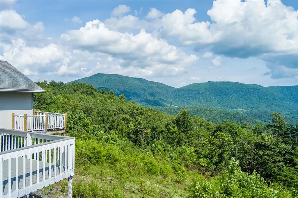 82 Browns Gap Road Crossville TN 38555