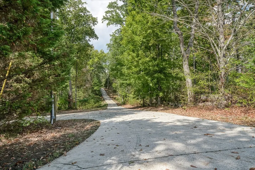 82 Browns Gap Road Crossville TN 38555