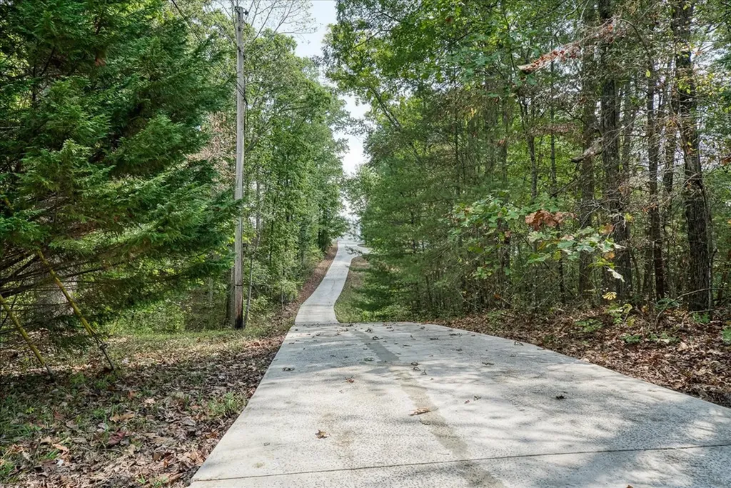 82 Browns Gap Road Crossville TN 38555