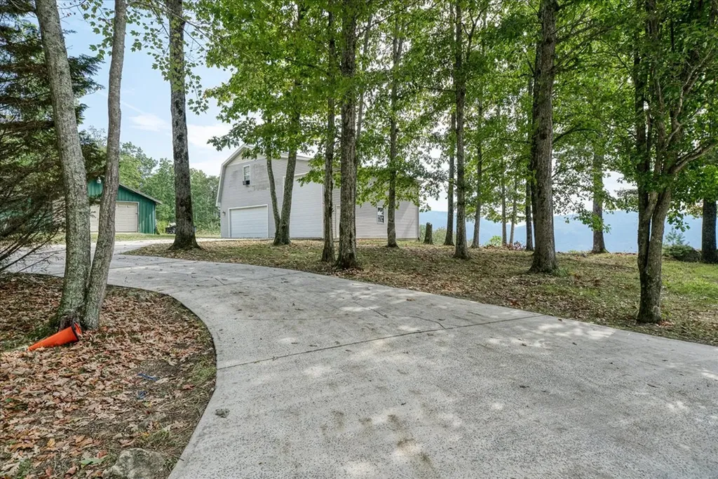82 Browns Gap Road Crossville TN 38555