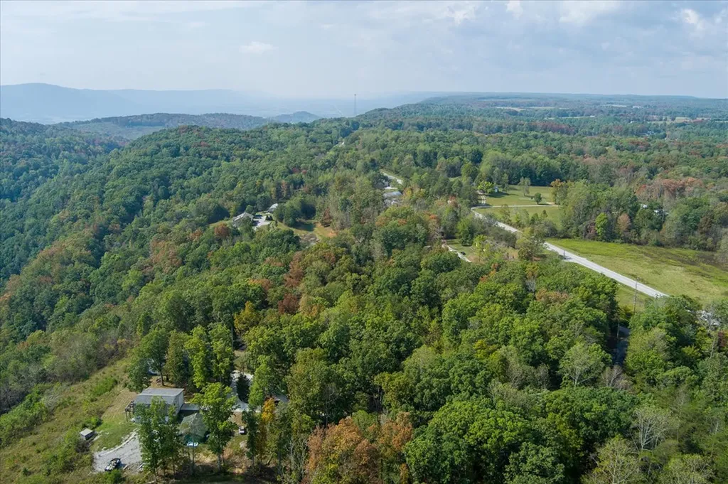 82 Browns Gap Road Crossville TN 38555