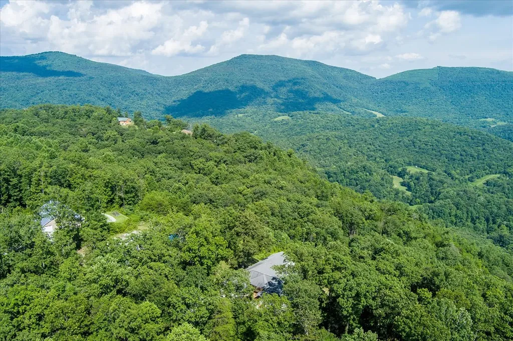 82 Browns Gap Road Crossville TN 38555