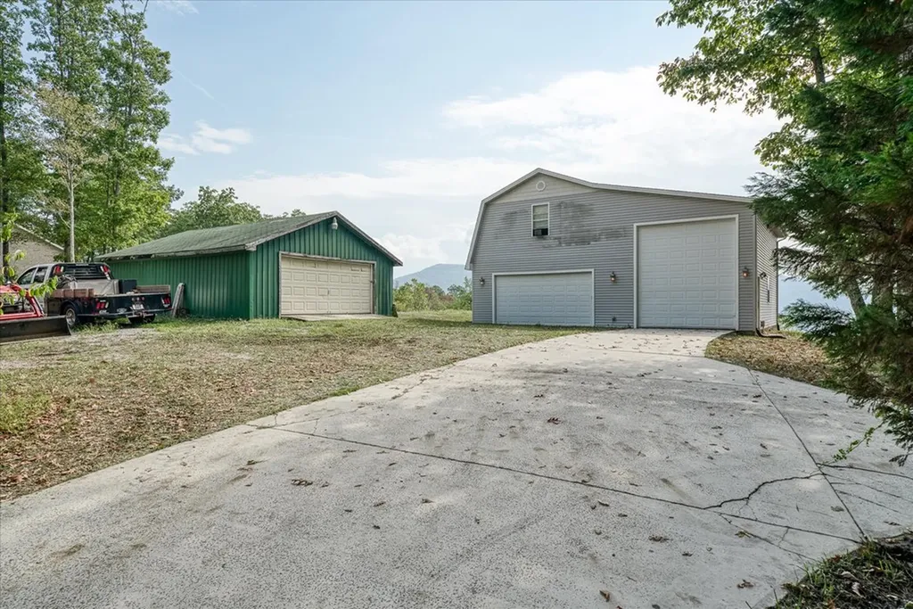 82 Browns Gap Road Crossville TN 38555