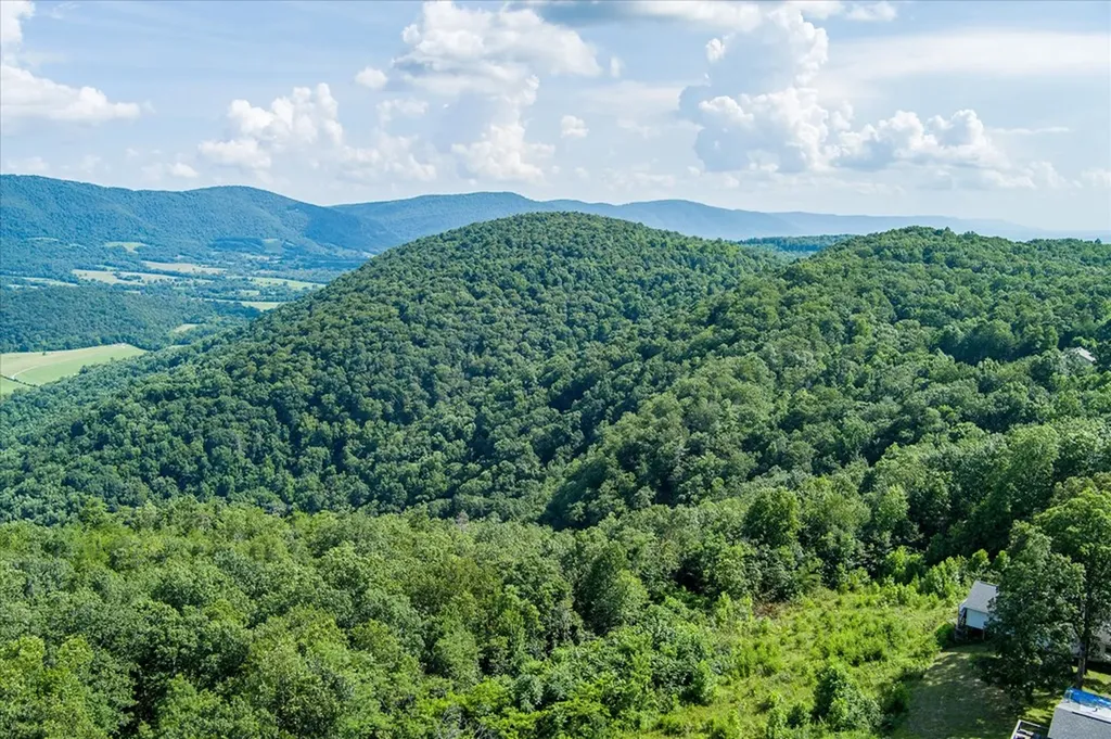 82 Browns Gap Road Crossville TN 38555