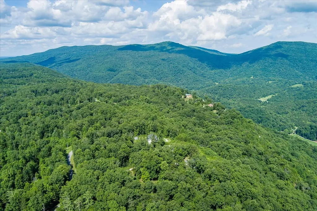 82 Browns Gap Road Crossville TN 38555