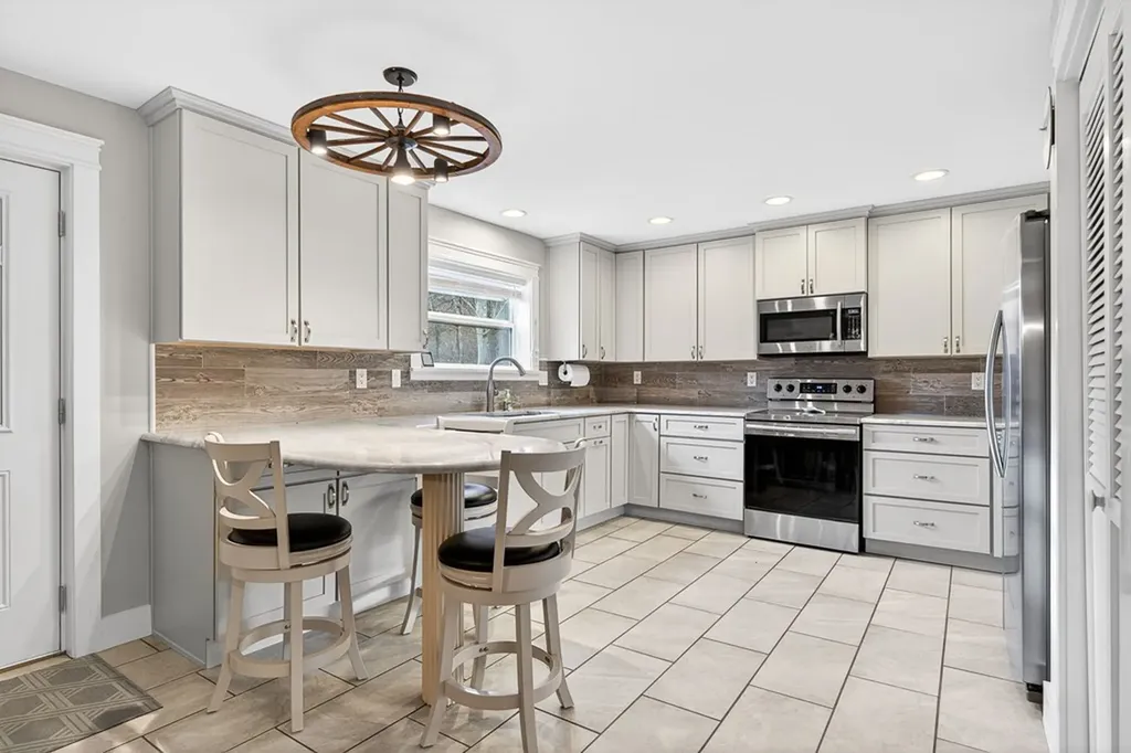 390 Taylor Hollow Lane Gainesboro TN 38562-5312