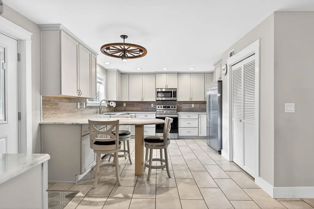 390 Taylor Hollow Lane Gainesboro TN 38562-5312