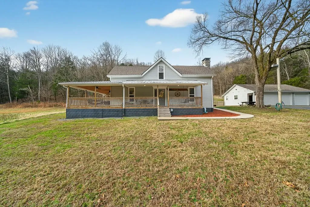390 Taylor Hollow Lane Gainesboro TN 38562-5312