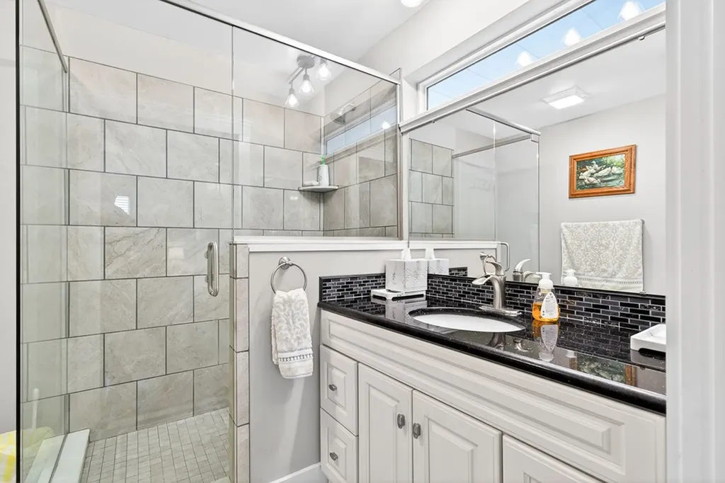 390 Taylor Hollow Lane Gainesboro TN 38562-5312