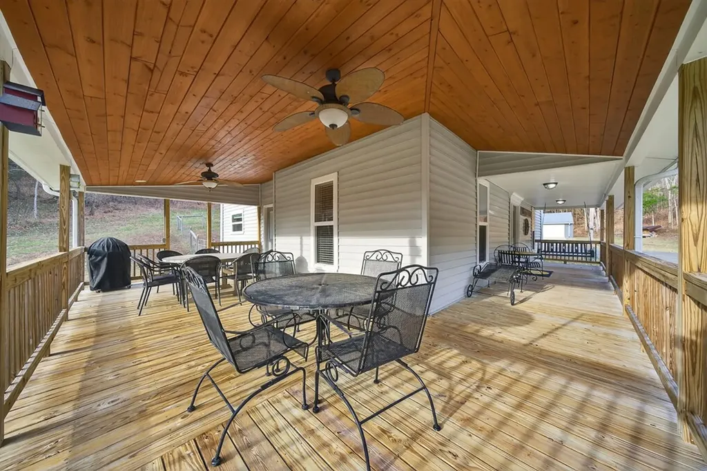 390 Taylor Hollow Lane Gainesboro TN 38562-5312