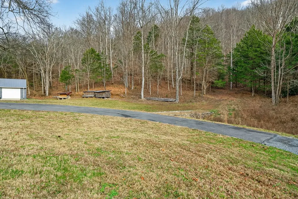 390 Taylor Hollow Lane Gainesboro TN 38562-5312
