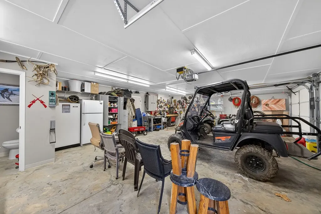 390 Taylor Hollow Lane Gainesboro TN 38562-5312