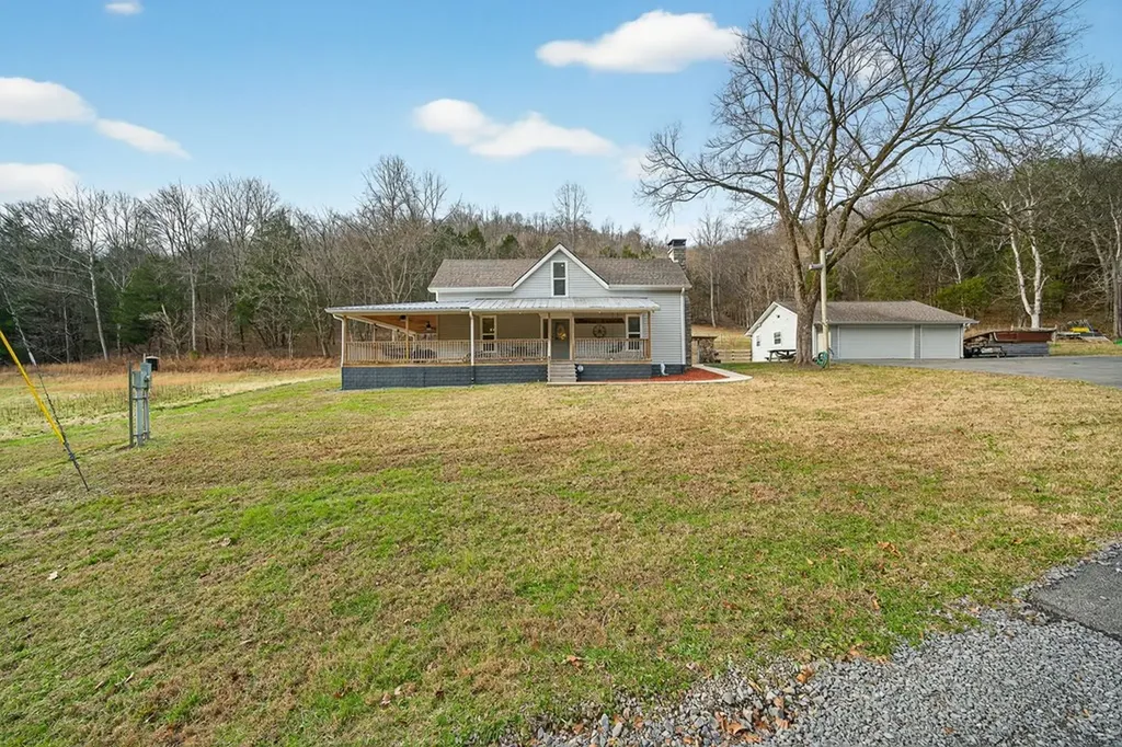 390 Taylor Hollow Lane Gainesboro TN 38562-5312