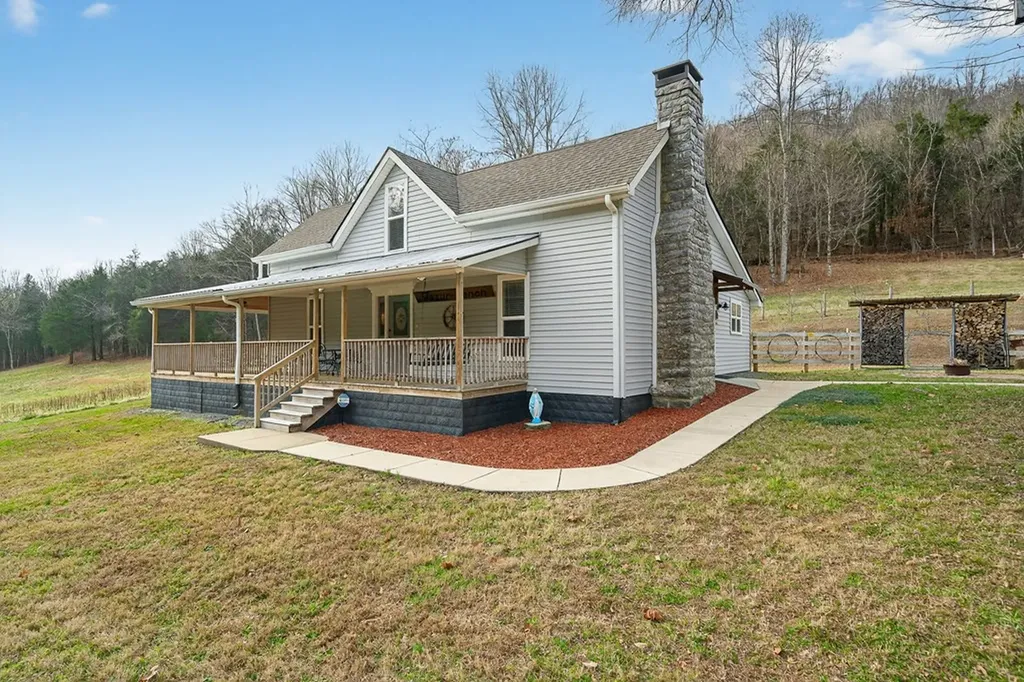 390 Taylor Hollow Lane Gainesboro TN 38562-5312