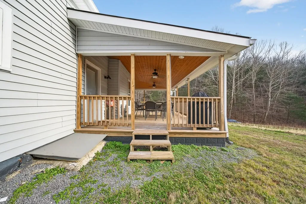 390 Taylor Hollow Lane Gainesboro TN 38562-5312