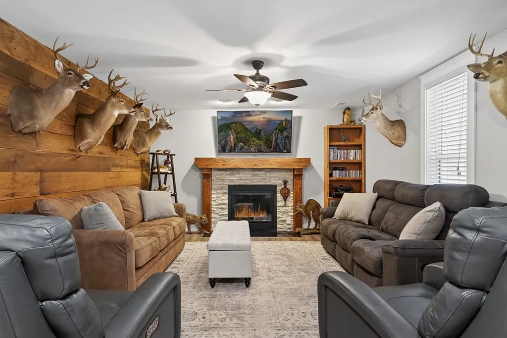 390 Taylor Hollow Lane Gainesboro TN 38562-5312