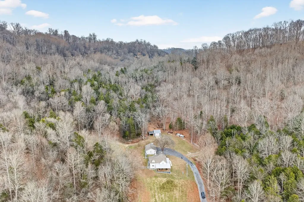 390 Taylor Hollow Lane Gainesboro TN 38562-5312