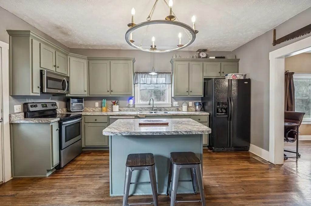 147 Sloan Branch Road Pleasant Shade TN 37145