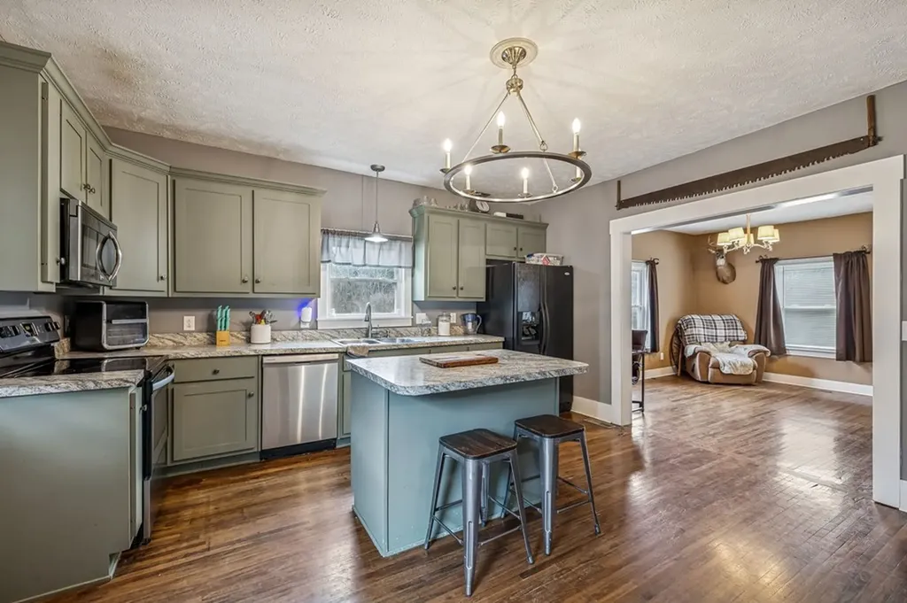 147 Sloan Branch Road Pleasant Shade TN 37145