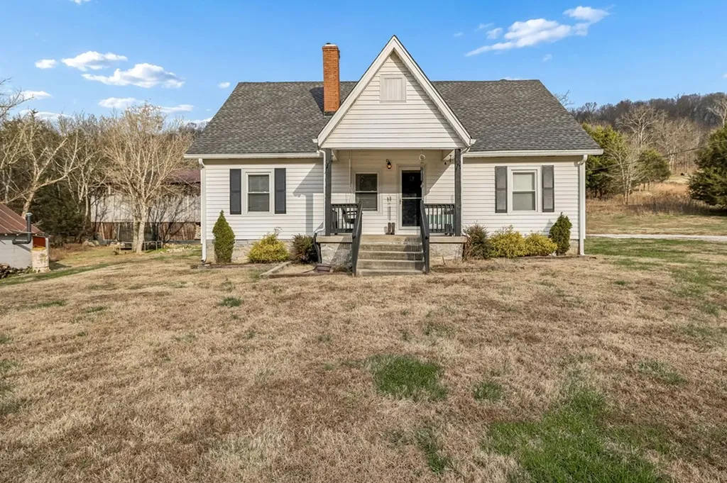 147 Sloan Branch Road Pleasant Shade TN 37145