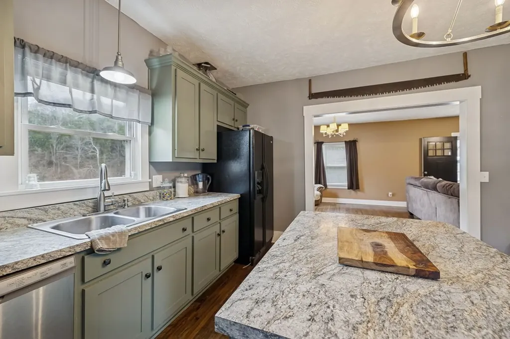 147 Sloan Branch Road Pleasant Shade TN 37145