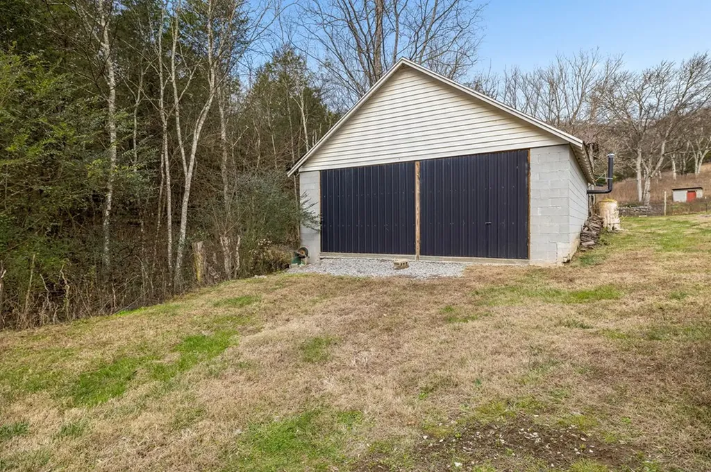 147 Sloan Branch Road Pleasant Shade TN 37145