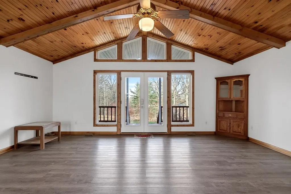 8607 Crossville Highway Sparta TN 38583