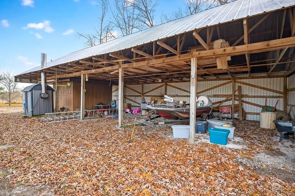 8607 Crossville Highway Sparta TN 38583