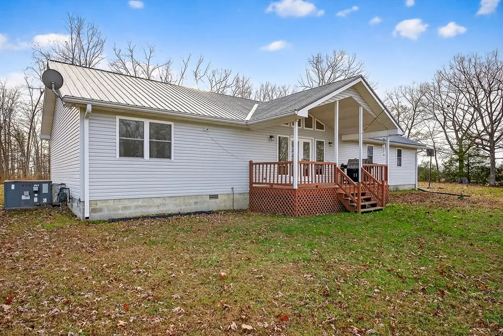 8607 Crossville Highway Sparta TN 38583