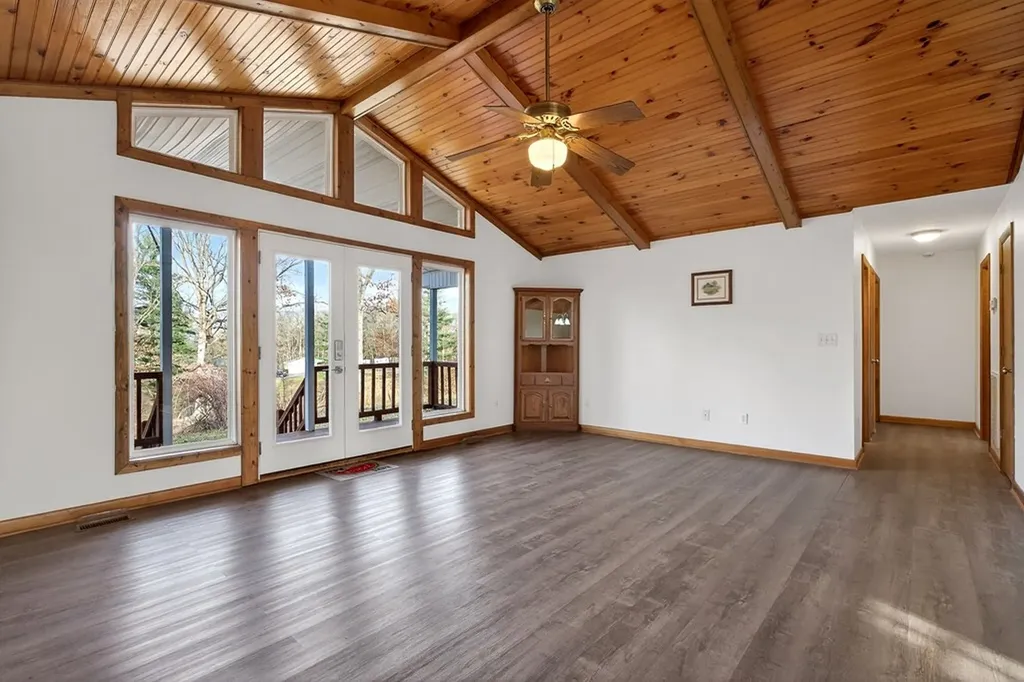 8607 Crossville Highway Sparta TN 38583