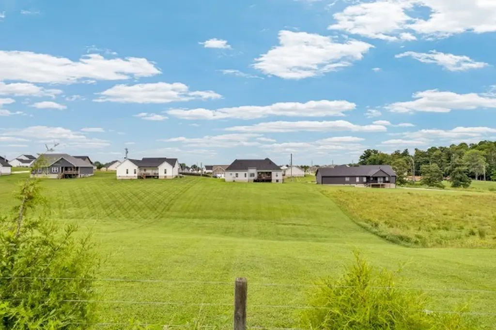 2870 Autumn Woods Trail Cookeville TN 38501