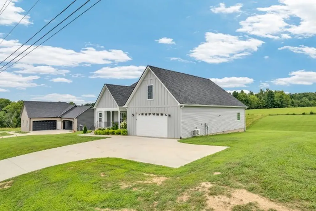 2870 Autumn Woods Trail Cookeville TN 38501