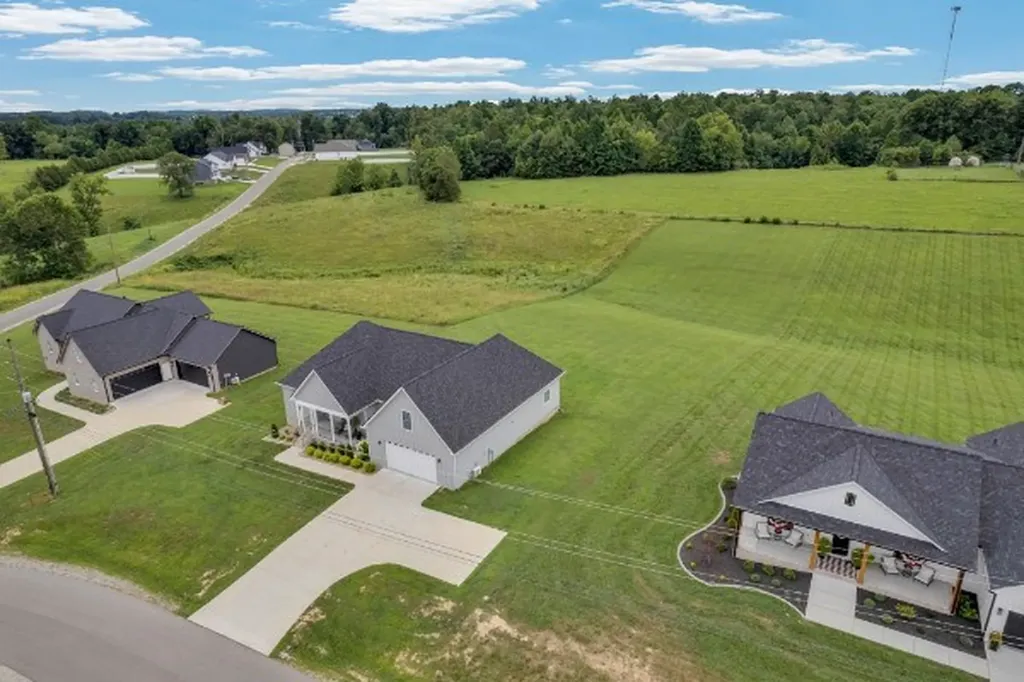 2870 Autumn Woods Trail Cookeville TN 38501