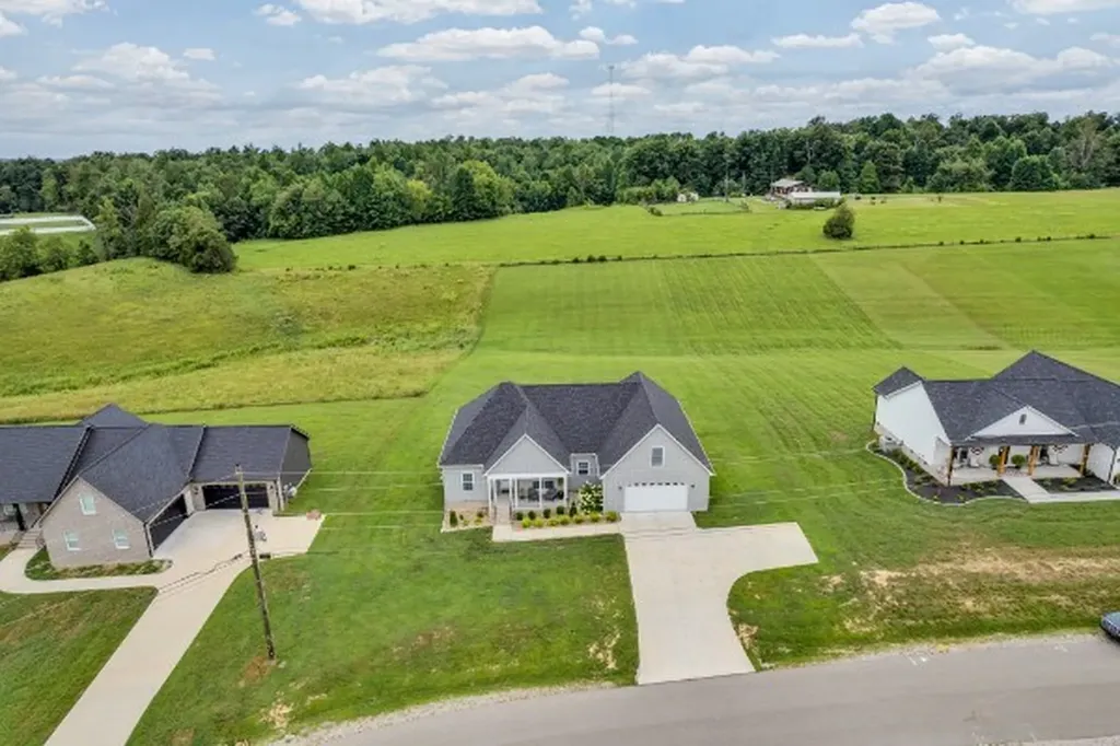 2870 Autumn Woods Trail Cookeville TN 38501