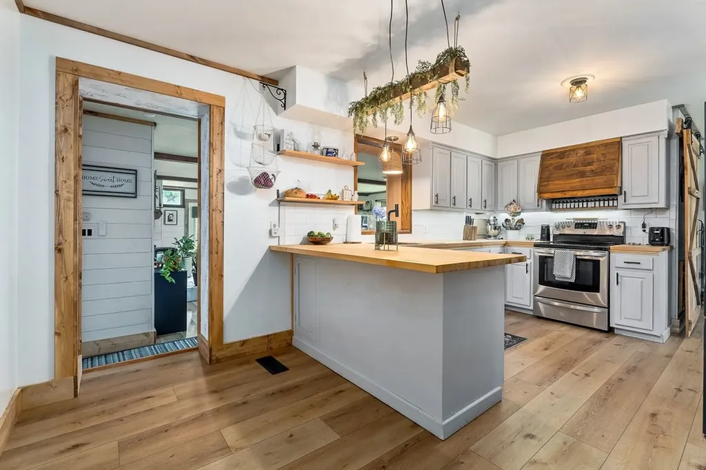 1653 Lester Flatt Road Sparta TN 38583