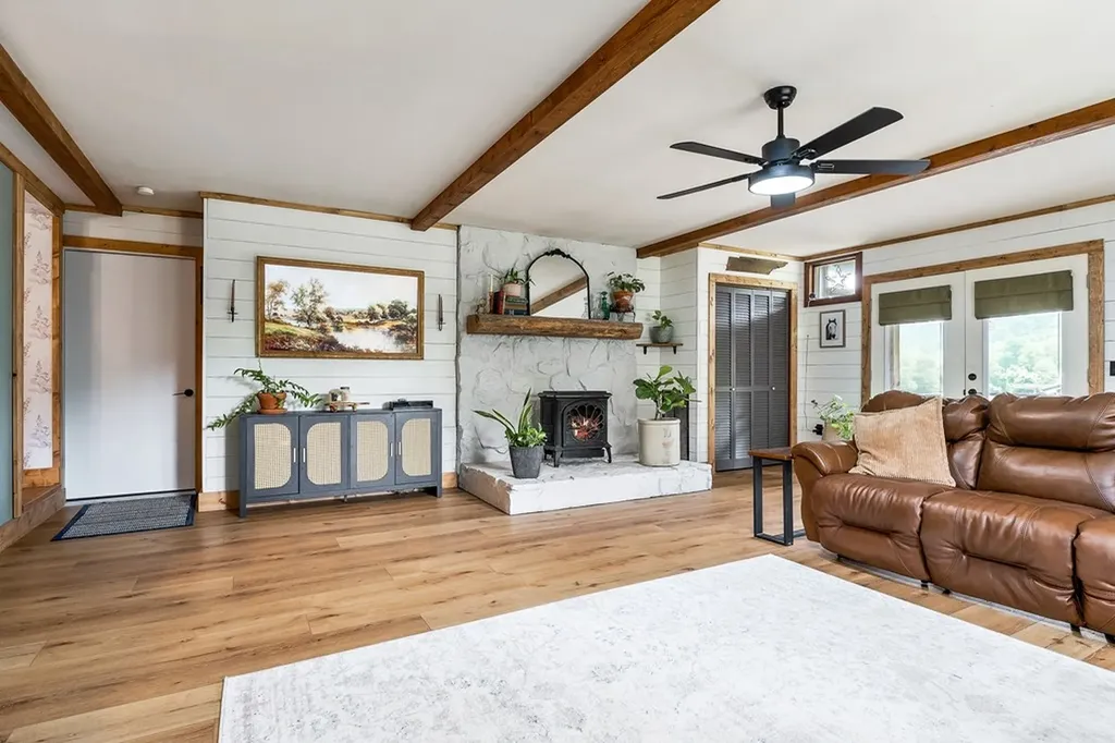 1653 Lester Flatt Road Sparta TN 38583