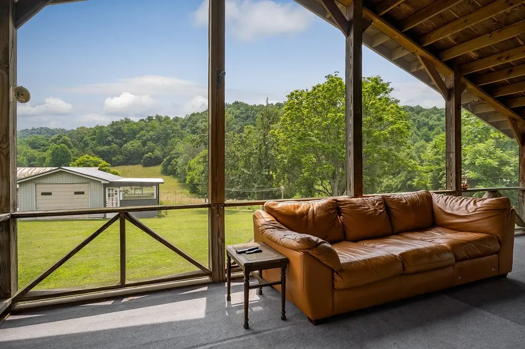 1653 Lester Flatt Road Sparta TN 38583