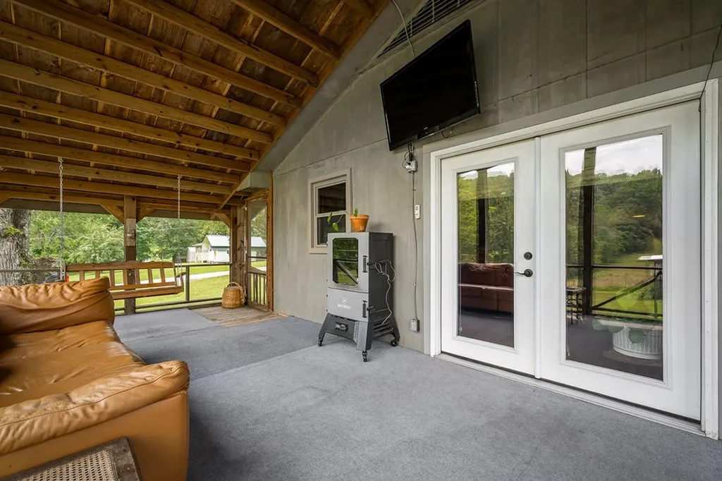 1653 Lester Flatt Road Sparta TN 38583