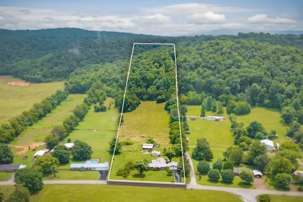 1653 Lester Flatt Road Sparta TN 38583